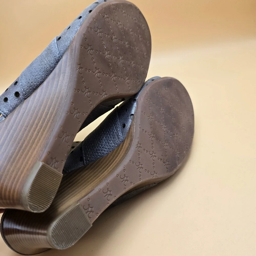 Johnston & Murphy Grey Suede Perforated Wedge Sandals 8M 78-41506 Made in Brazil